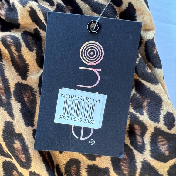 NWT ONZIE S LEOPARD YOGA JOGGERS - Picture 11 of 11